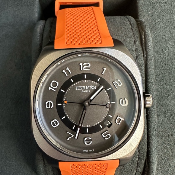 NEW HERMÈS H08 Titanium Automatic Men's watch W049430WW00, 42 mm w/ Receip $5500 - Picture 3 of 16